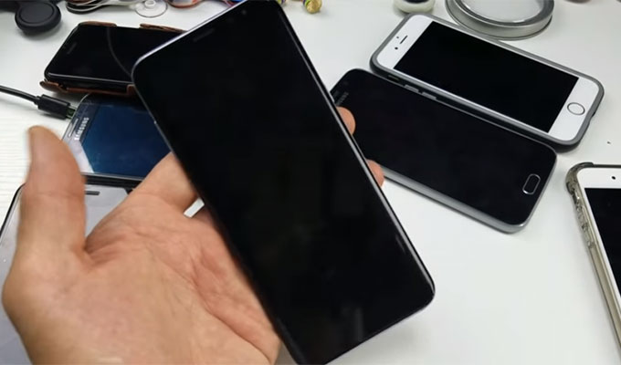 Galaxy S8 avec l'écran noir de la mort