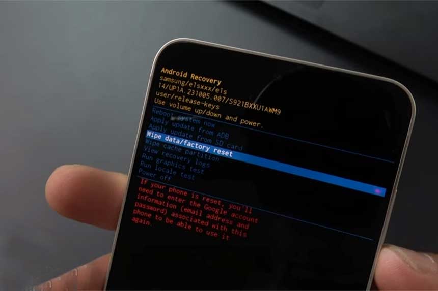 Comment réinitialiser un Galaxy S24 à l'aide des touches matérielles